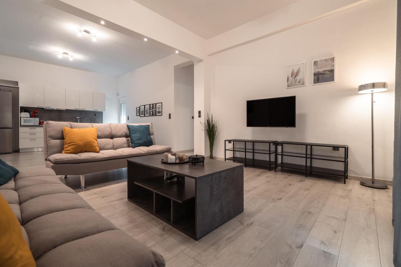 Urban Serenity Gem In Kallithea Neighbourhood! เอเธนส์ ภายนอก รูปภาพ