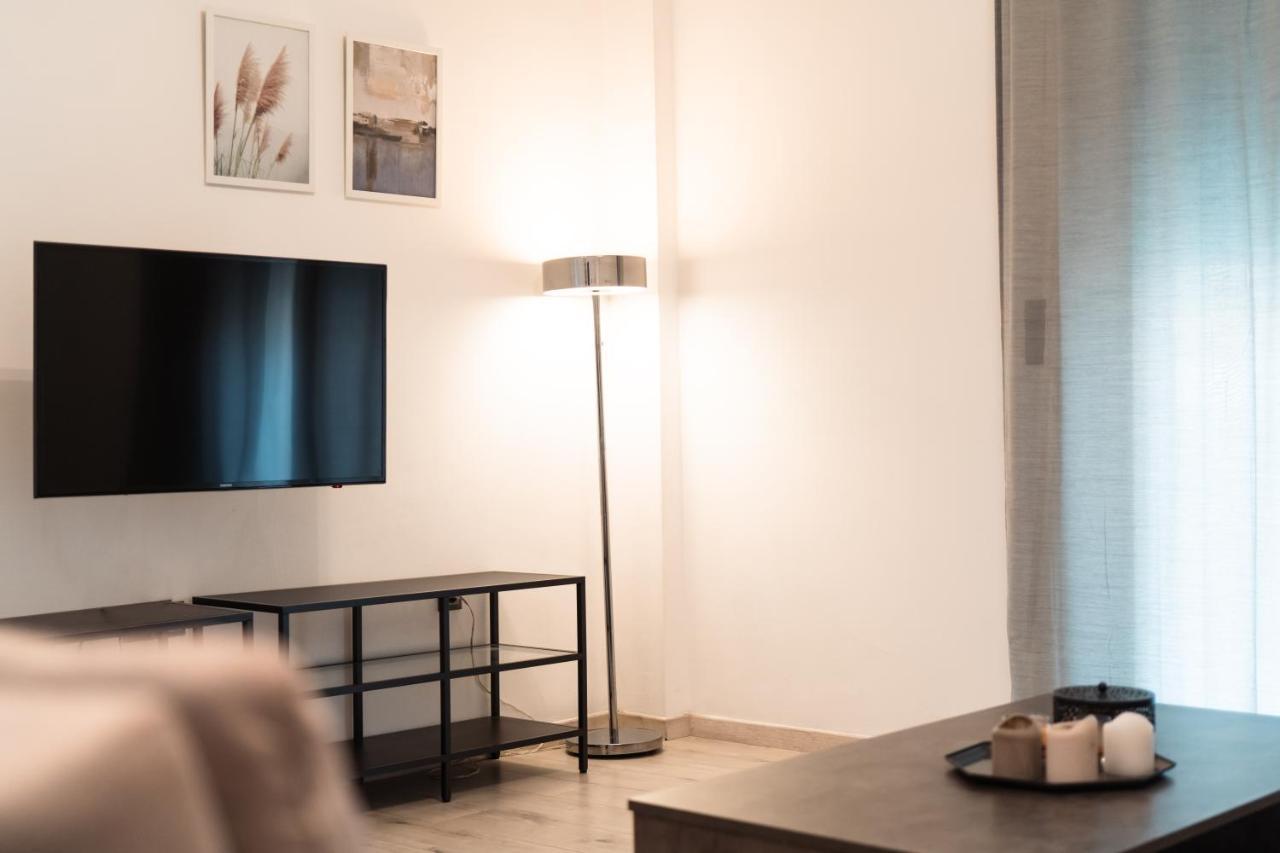 Urban Serenity Gem In Kallithea Neighbourhood! เอเธนส์ ภายนอก รูปภาพ